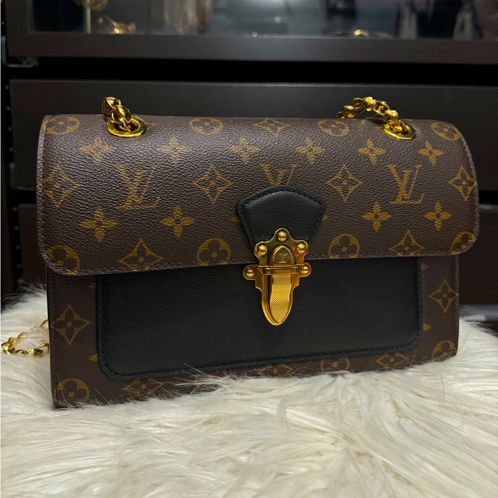 Louis Vuitton Victorie bag